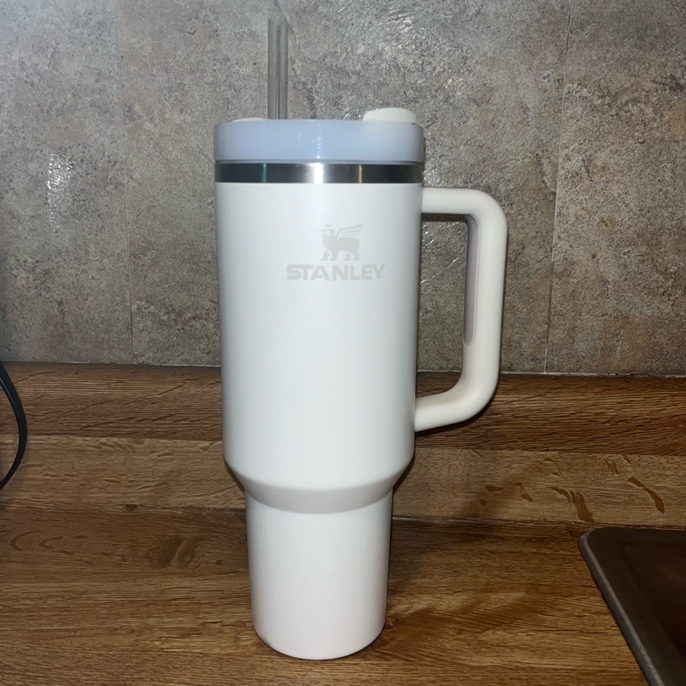 40 oz. White Stanley Quencher H2.0 FlowState Tumbler